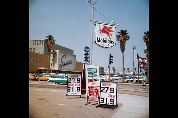 Mobil Gas 1955 Los Angeles